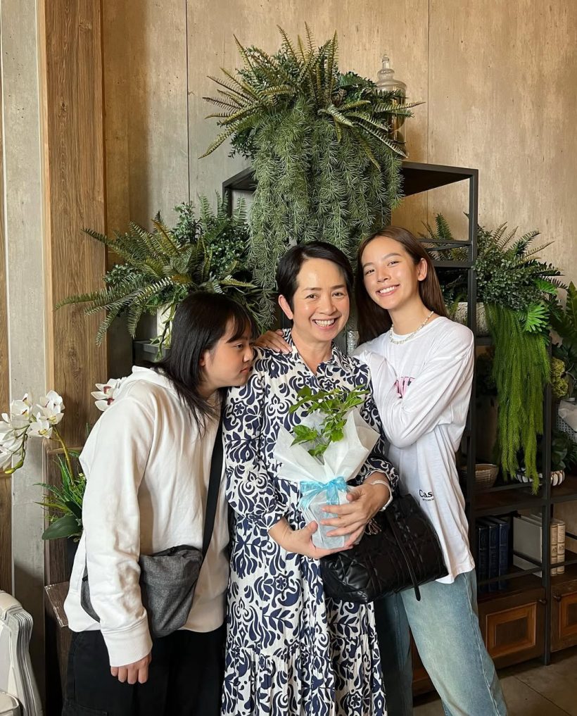 คุณแม่ณิชา โผล่คอมเมนต์ทันที หลังเห็นโพสต์ของ คนดังคนนี้