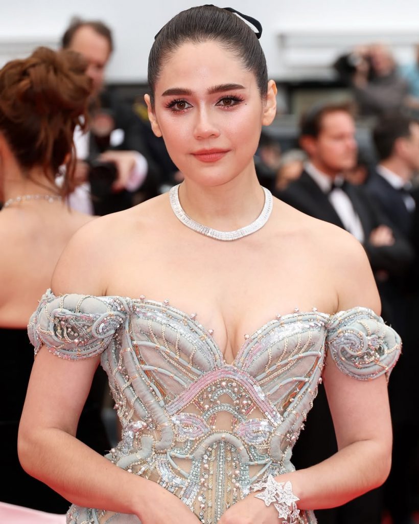 ควีนคานส์! ชมพู่ อารยา ปรากฏตัวลุควันที่ 4 เรียกเสียงแฟลชรัวๆ