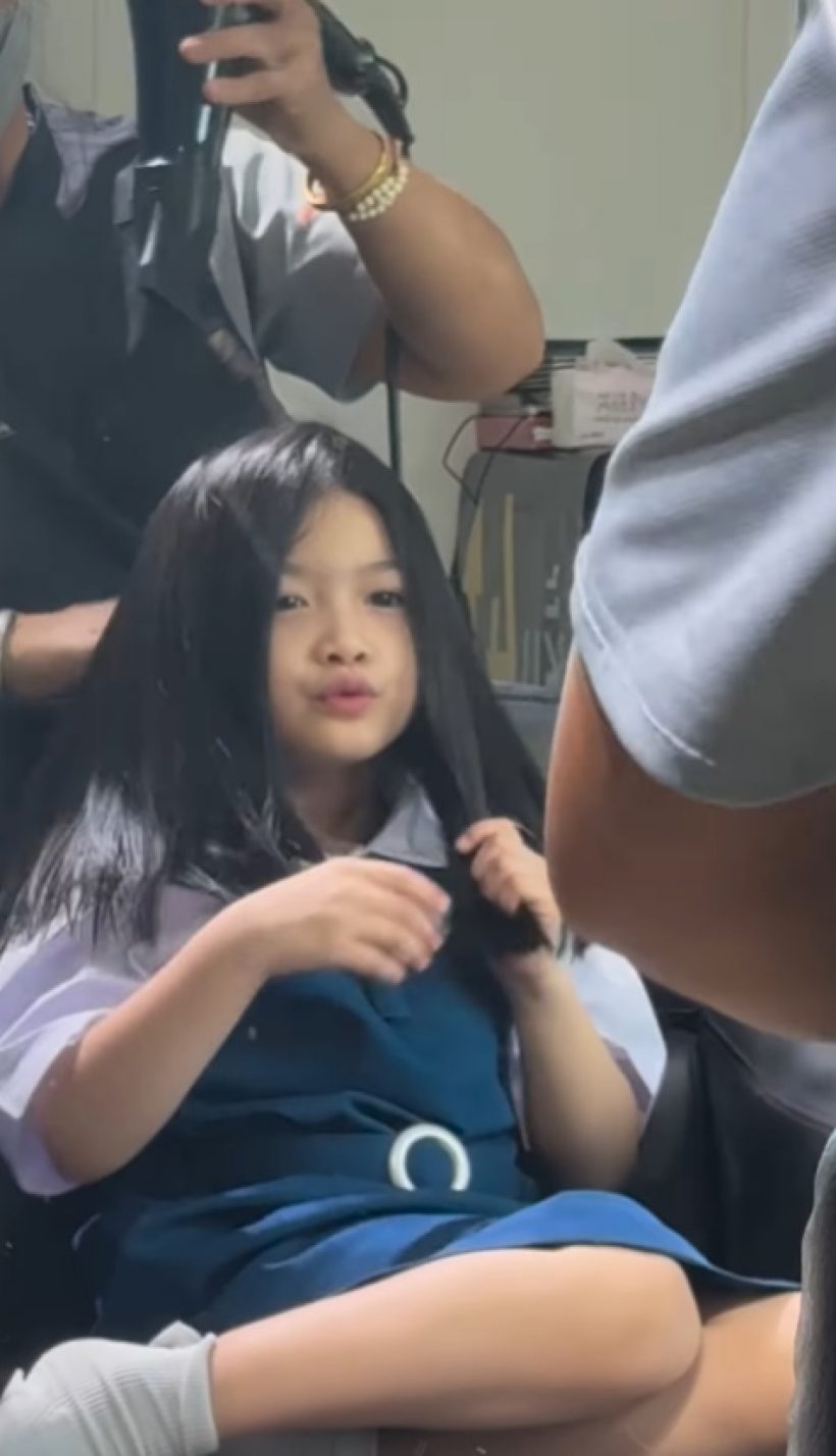 น้องวีจิ ป.1 แล้ว หน้าตาสะสวยออร่าแรง ฉายแววซุปตาร์แต่เด็ก