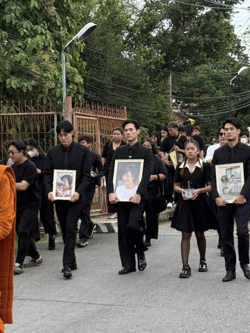 บรรยากาศโศกเศร้า ครอบครัวฉัตรบริรักษ์ เคลื่อนร่าง แม่งามทิพย์ สู่เมรุ
