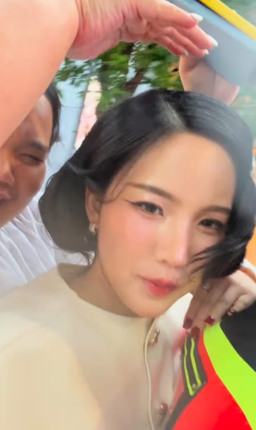 มองทั้งถนน! ดาราสาวดังทิ้งรถหรู วิ่งขึ้นวินฯไปงานอีเว้นต์