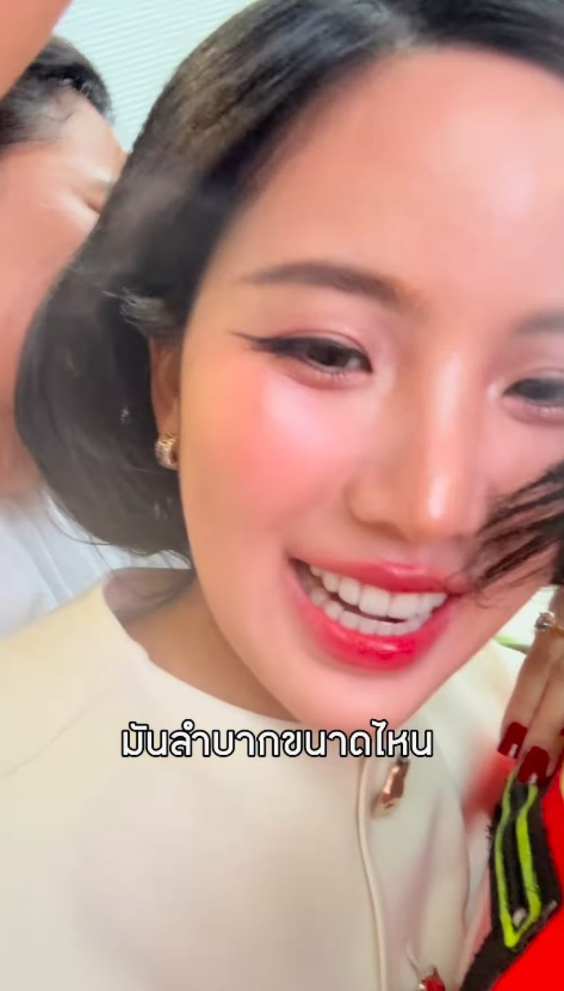 มองทั้งถนน! ดาราสาวดังทิ้งรถหรู วิ่งขึ้นวินฯไปงานอีเว้นต์