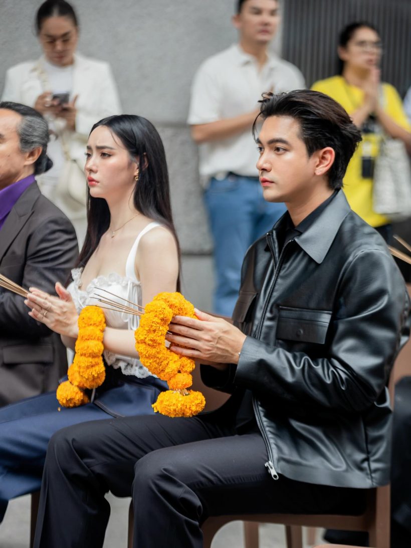 แฟนช่อง7มึนตึ้บ! เข้มมุกดา โผล่จรดปากกาเซ็นต์สัญญาช่องวัน!