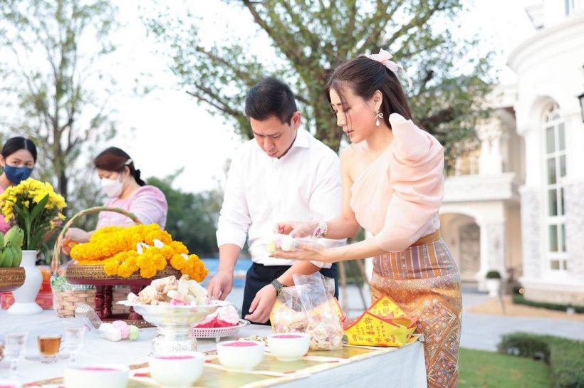 อึ้งบ้านอดีตนักร้องยุค 90 ใหญ่อลังการ! บนพื้นที่ 18 ไร่