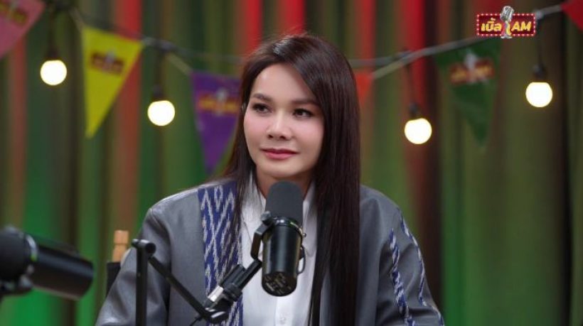 เธอคนนี้พูดตรงๆ ถ้าไม่ได้เป็นนักร้อง ก็คงเป็นสาวโรงงานเหมือนเดิม