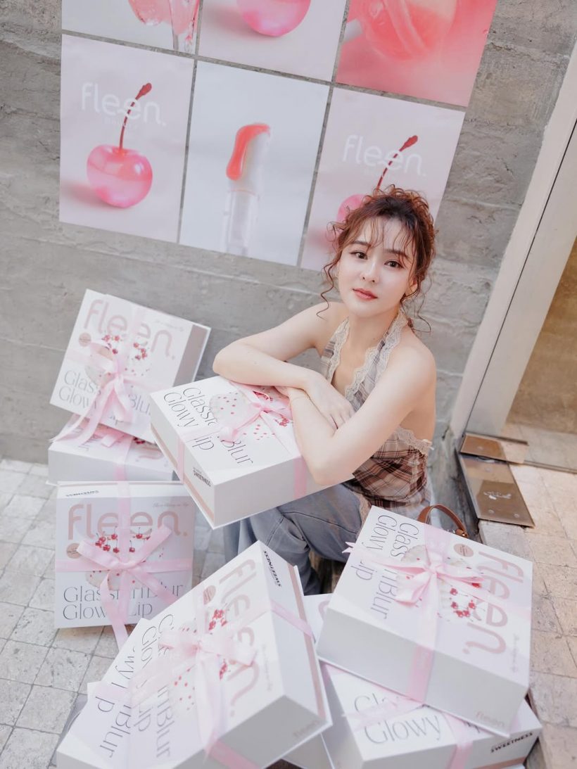 ใครจะเชื่อ!! ออม สุชาร์ สวยหน้าเด็กมาก แต่อายุเท่านี้..?