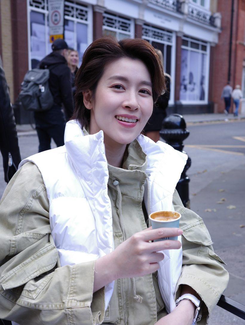 งู้ยย...เชียร์ ฑิฆัมพร ควงหวานใจ สวีตไกลถึงลอนดอน!