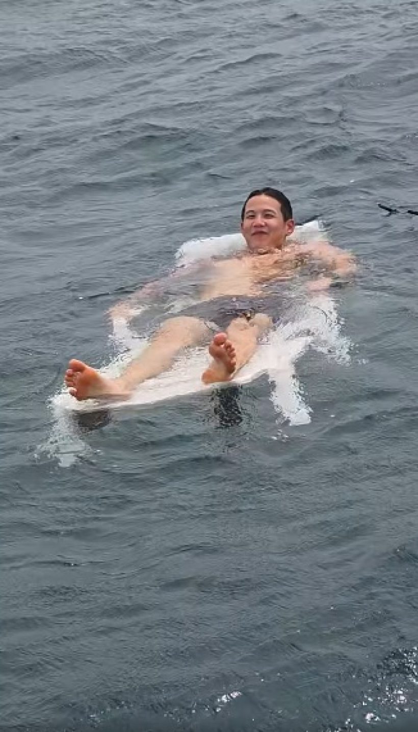 มาได้ไงเนี่ย! ทราย สก๊อต เจอสิ่งที่ไม่คาดคิด ลอยกลางทะเล