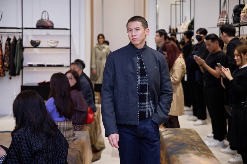 มาได้ไงเนี่ย! ทราย สก๊อต เจอสิ่งที่ไม่คาดคิด ลอยกลางทะเล