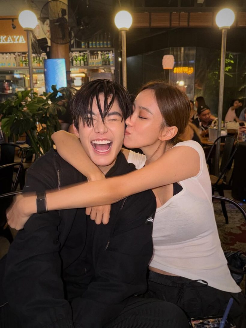 ดูชัดๆ คนข้างกายนิวเคลียร์คนนี้คือใคร หล่อน่ารักมาก