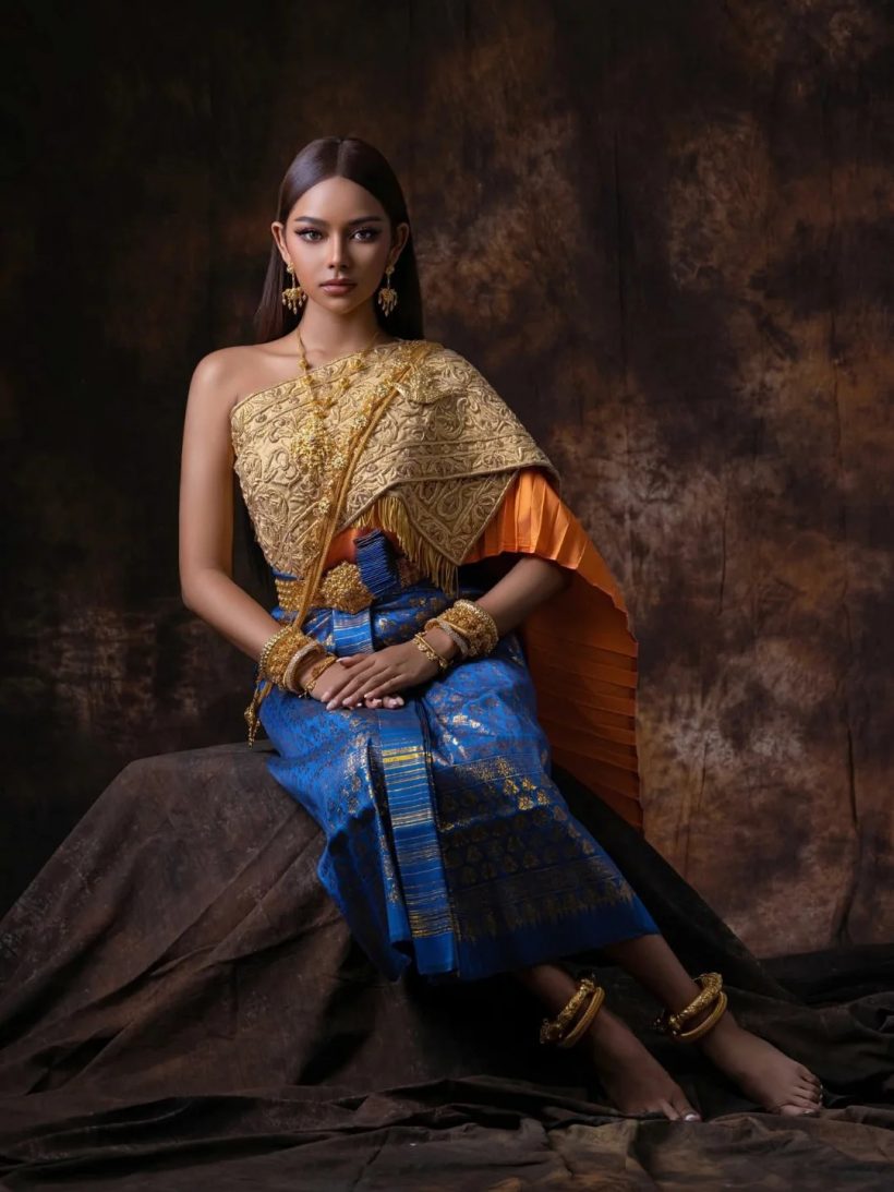 ส่องปฏิกิริยา นางงามเขมรเบ้ปากอย่างเเรก หลังเห็นหมูเเฮมใส่ชุดไทย