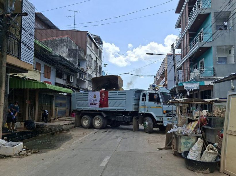 บุ๋ม ปนัดดา เคลียร์ขยะหาดใหญ่ แต่ชาวบ้านชี้หน้าด่า เพราะ..