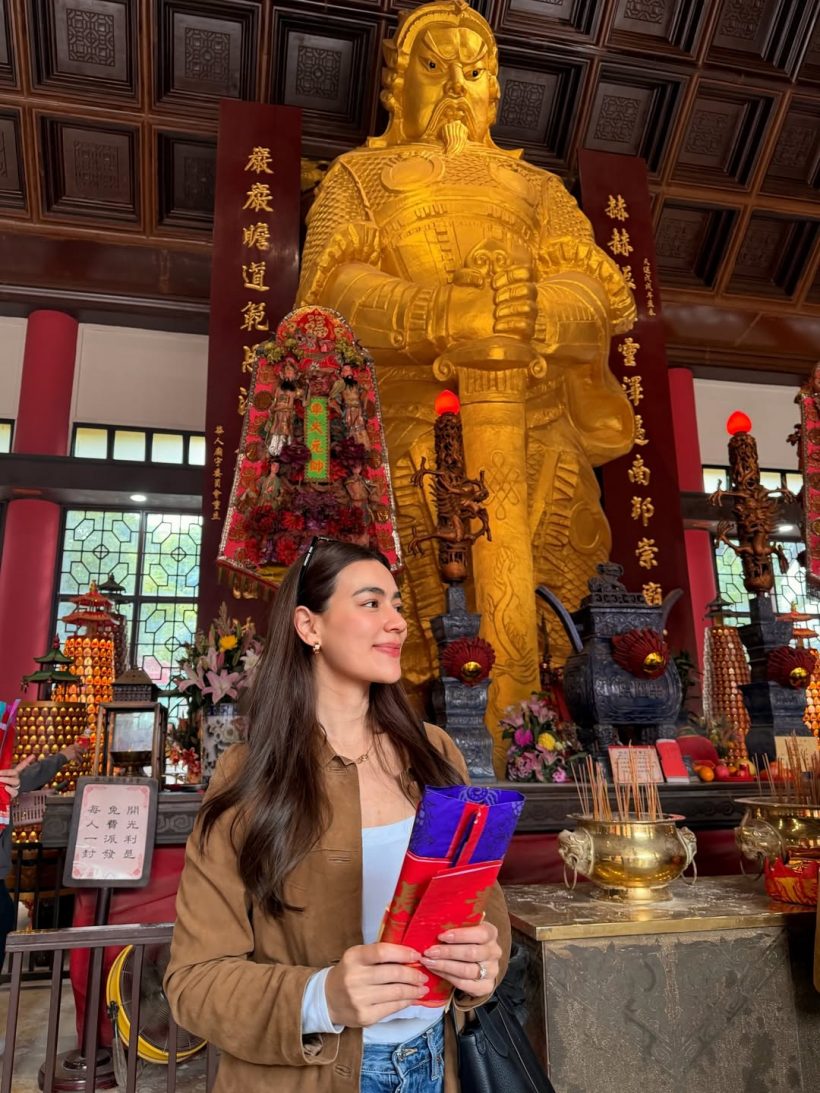 เเฟนๆเดา! คิมเบอร์ลี่ เดินสายมูครั้งใหญ่ จับตาลุ้นข่าวเรื่องเบบี๋