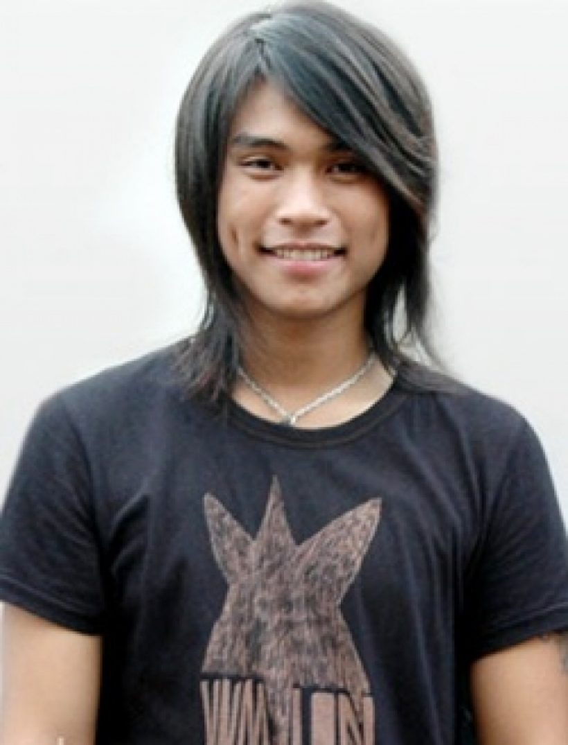 ส่องชีวิต นักร้องหนุ่มดัง มีข่าวซุกลูก ล่าสุดพาครอบครัวอยู่ตจว.