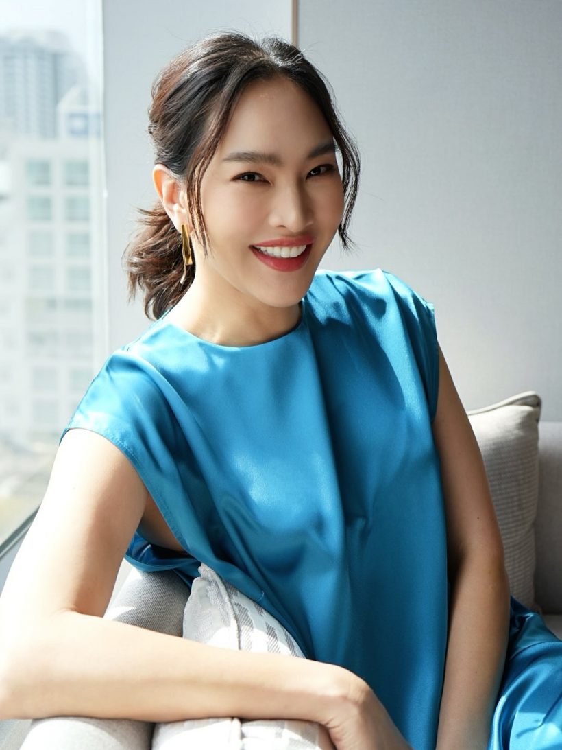 น้องแพรว บินไปแข่งฮอกกี้ หลุดโฟกัส คุณพ่อหล่อมาก!