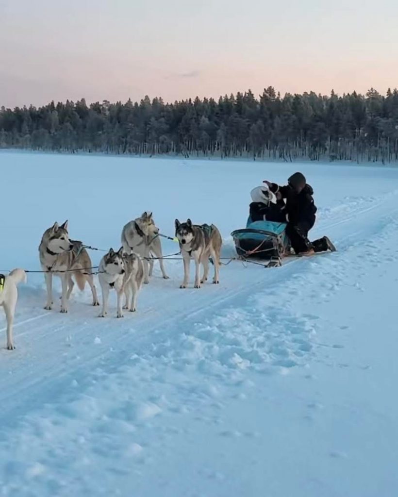 ยินดีด้วย คู่รักดังขอแต่งแล้ว บรรยากาศโรแมนติกสุดๆ