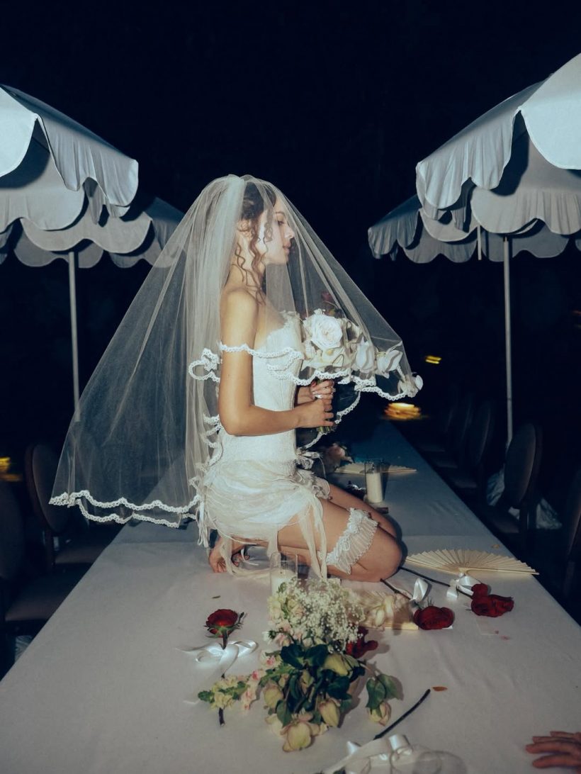 ชาวเน็ตเข้าไม่ถึง ชุดปาร์ตี้สละโสด ญาญ่า ทำไมโดนวิจารณ์!