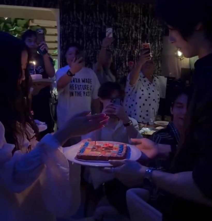 โซเชียลแตก! วินเมธวิน ยิ้มแก้มปริ นางเอกดัง หอบเค้กเบิร์ดเดย์ถึงที่