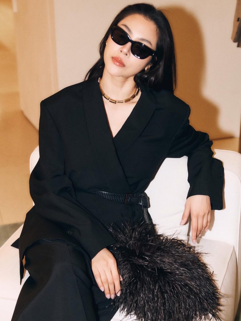 โอ้โห! สาวไทยคนนี้บุกเเฟชั่นวีค ความปังทำหน้างานเเทบเเตก!