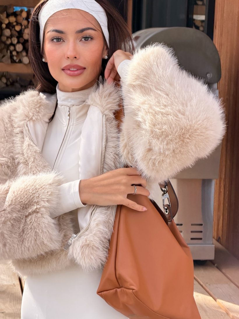 คดีพลิก! วงในแจงยิบข่าวจับโป๊ะ แอนโทเนีย-เป๊ก เศรณี ทริปสกีเดียวกัน?