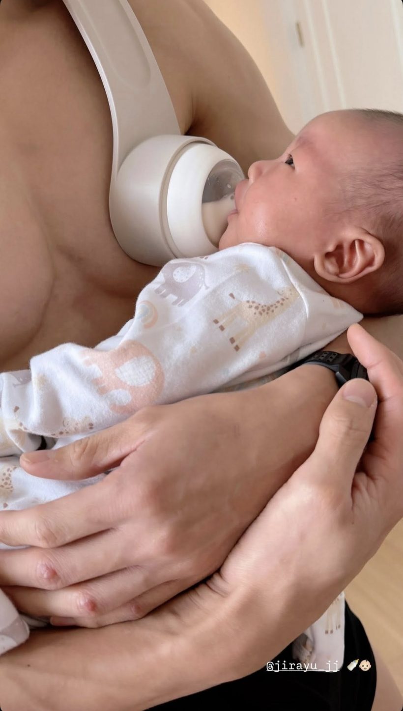 เอ็นดู! น้องพบรัก อ้อนเข้าเต้าพ่อเจมส์ แม่โฟมมีตกกระป๋อง?