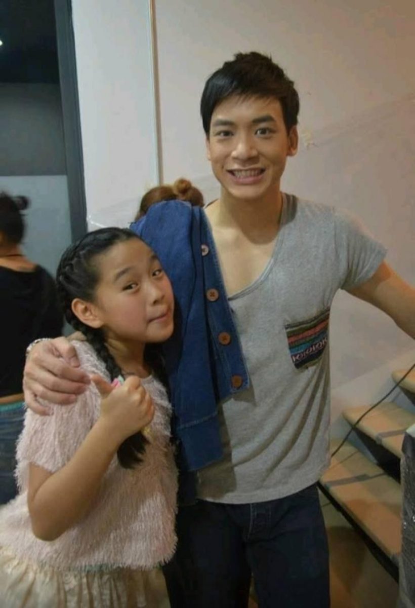 รู้มั้ยหนูน้อยข้างกาย พี่บี้ ตอนนี้โตแล้วดังเปรี้ยงพลุแตก