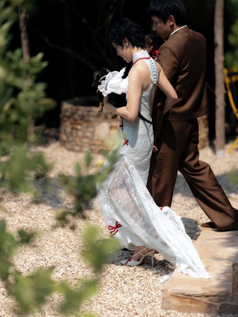 พร้อมมีเบบี๋แล้ว! ลุ้นเธอคนนี้ อุ้มท้อง ในงานเลี้ยงวิวาห์ปลายปี