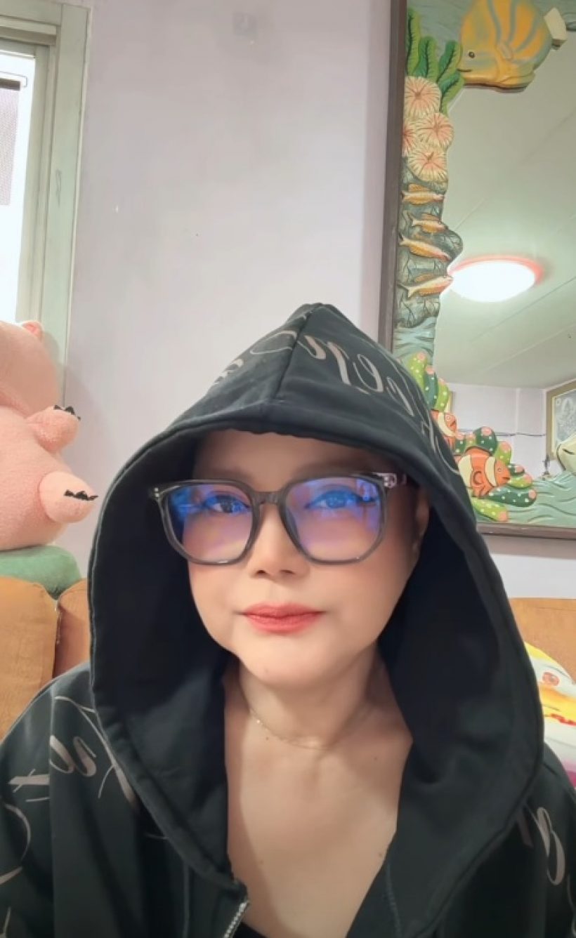 นักร้องสาวดัง ไม่ได้บวชชี ที่แท้โกนหัวเพราะเป็นมะเร็ง