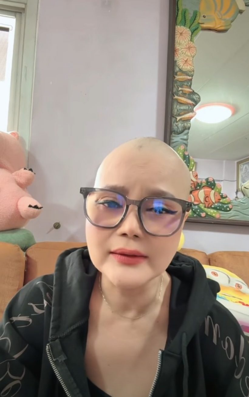 นักร้องสาวดัง ไม่ได้บวชชี ที่แท้โกนหัวเพราะเป็นมะเร็ง