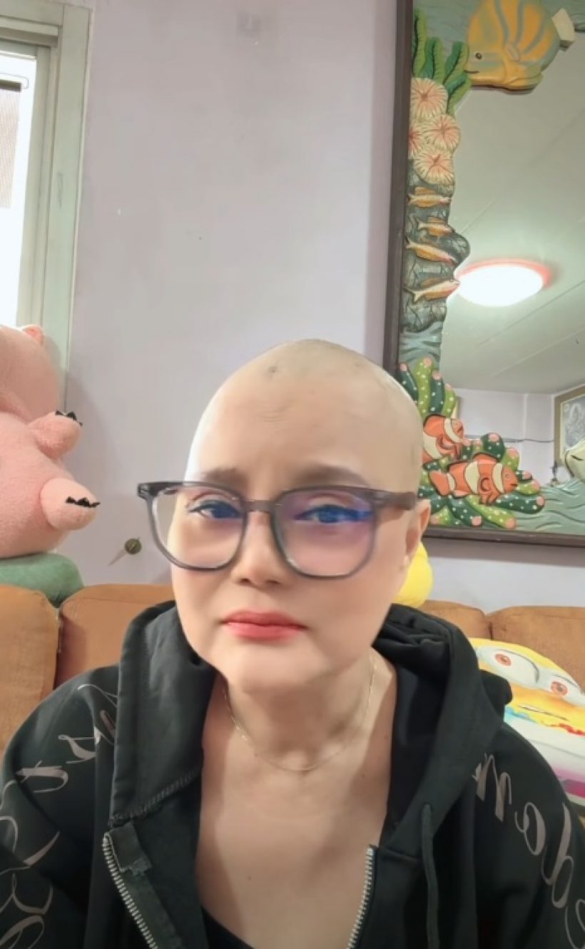 นักร้องสาวดัง ไม่ได้บวชชี ที่แท้โกนหัวเพราะเป็นมะเร็ง