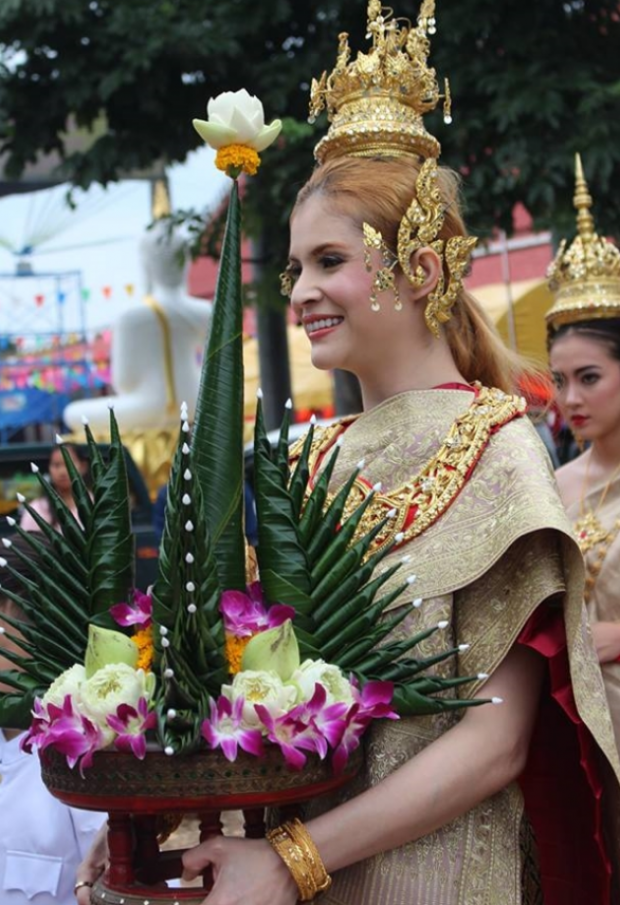 ส่องภาพ!! แม่แอนนี่ พา น้องฑีฆายุ สุดหล่อ ร่วมขบวนแห่ตักบาตรเทโว โตแล้วส่อแววดารา!