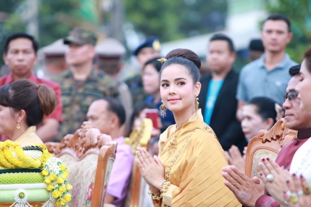 ชมลีลา ญาญ่า อุรัสยา รำบูชาพญานาค คนหนองคายแห่ดูมืดฟ้ามัวดิน!!(คลิป)