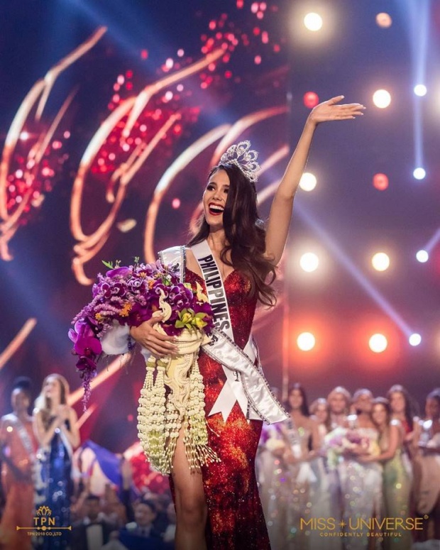 พระองค์หญิงฯ ประทานของขวัญแก่ แคทริโอนา เกรย์ Miss Universe 2018