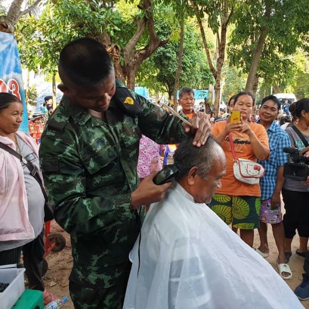 มาเเล้วครับ!  บัวขาว ทำตามสัญญา ลุยช่วยน้ำท่วมอุบลฯ พร้อมสร้างรอยยิ้มให้ชาวบ้าน