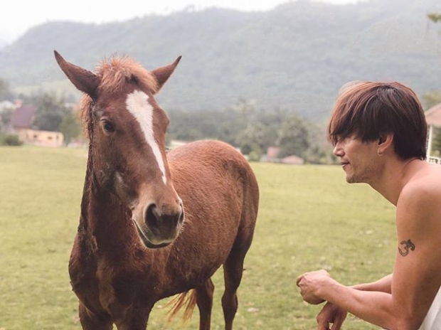 “ต๊ะ ฌานิศ” ถึงกับเสียน้ำตา! หลังเด็กอนุบาล “ร้องเพลงขอคืน” ได้กระหึ่มสนามโรงเรียน