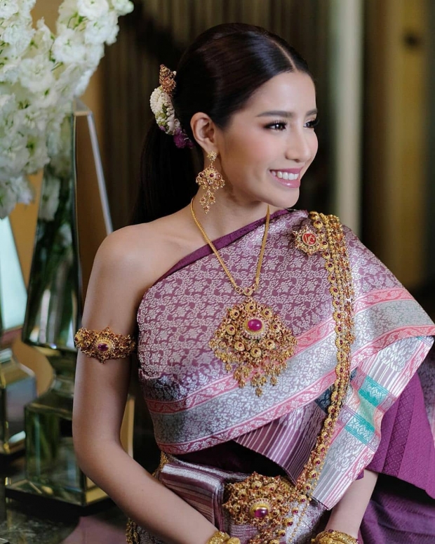 ให้กี่คะเเนน ใบเตย สุธีวัน ในลุคชุดไทย สวยสะพรั่งออร่าเจ้าสาว 