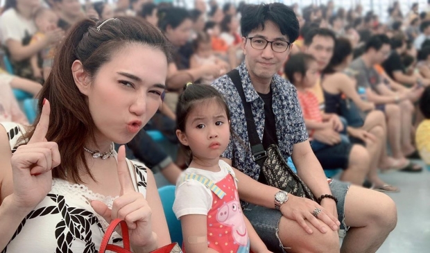 เมย์ ปทิดา เผยภาพพ่อแม่ลูก ฉลองวันเกิด น้องมายู 5 ขวบ กับข้อความซึ้ง แม่จะแก่อยู่ข้างหนูไปเรื่อยๆ