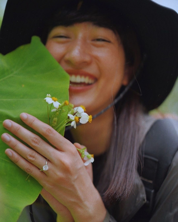 ยินดีด้วยจ้า นางเอกช่อง3 โดนแฟนเซอร์ไพรซ์สวมแหวน ขอแต่งงานไม่ทันตั้งตัว