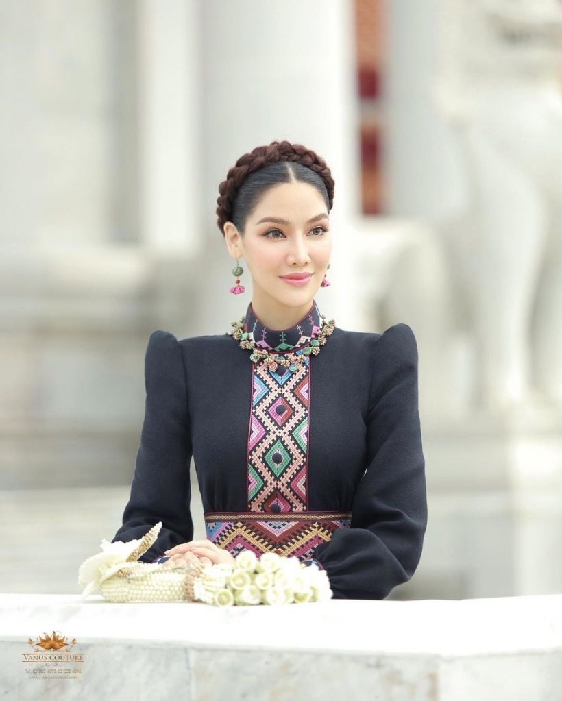 ไร้ที่ติ พรฟ้า นุ่งใส่ชุดผ้าทอไทลื้อ สวยเด่นออร่าลงอีกก็มงอีก