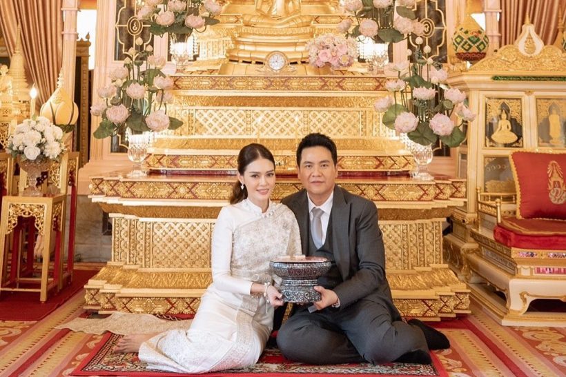  เปิดราคาชุดไทยศิวาลัยที่นางเอกจักรๆวงศ์ๆ ใส่คู่สามีเข้ารับน้ำพระพุทธมนต์