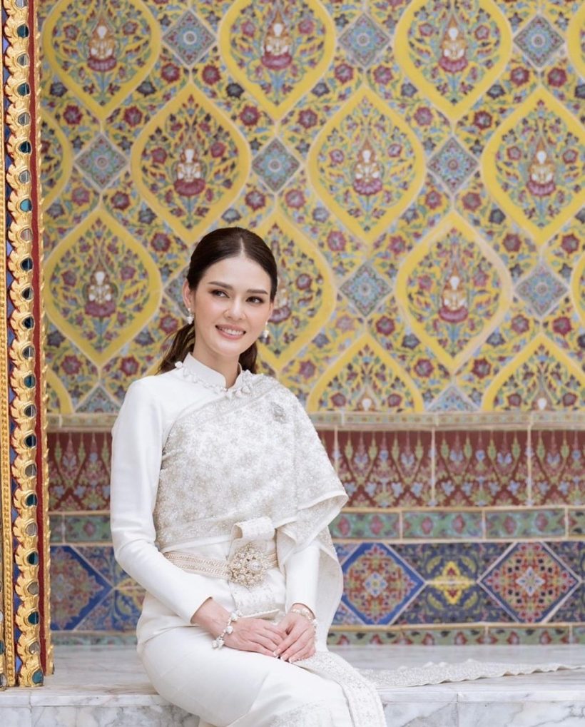  เปิดราคาชุดไทยศิวาลัยที่นางเอกจักรๆวงศ์ๆ ใส่คู่สามีเข้ารับน้ำพระพุทธมนต์