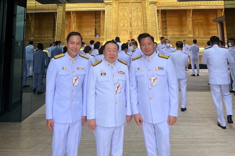 “มดดำ คชาภา”  โพสต์ภาพภูมิใจพ่อและน้องเข้าสภาฯ 