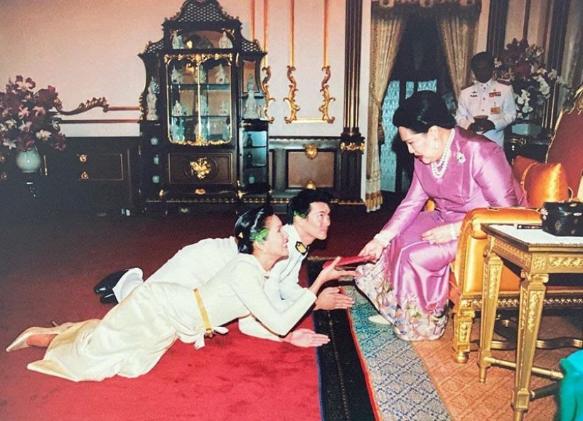 ชีวิตคู่16ปี พระเอกดังเผยภาพความทรงจำ เข้ารับพระราชทานน้ำสังข์