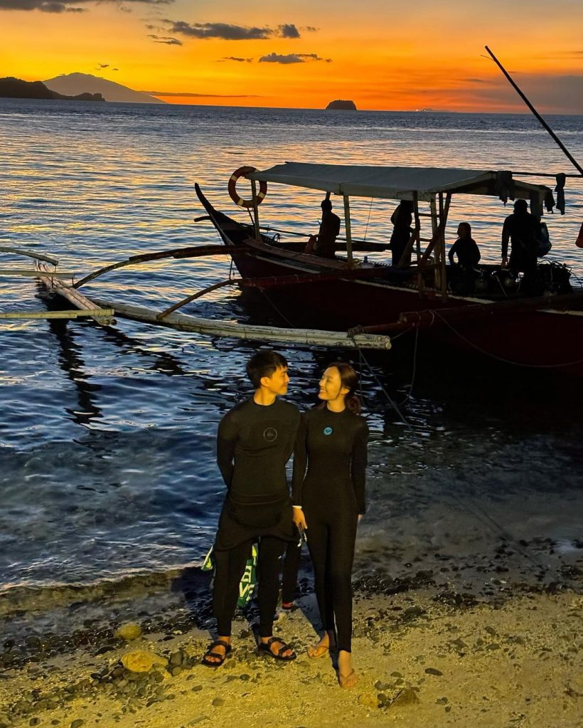 คู่รัก 11 ปี เปิดวาร์ปโผล่ฟิลิปปินส์ เที่ยวเก่งทริปดำน้ำทะเลหวานเจี๊ยบ
