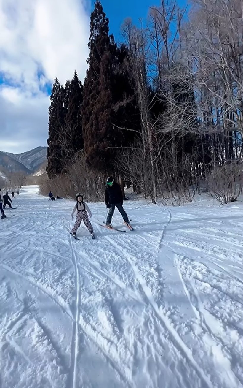 โอ้โห! อึ้งลีลาเล่นสกีครั้งแรก น้องปาลิน ทำคนเป็นแม่ดีใจสุดๆ