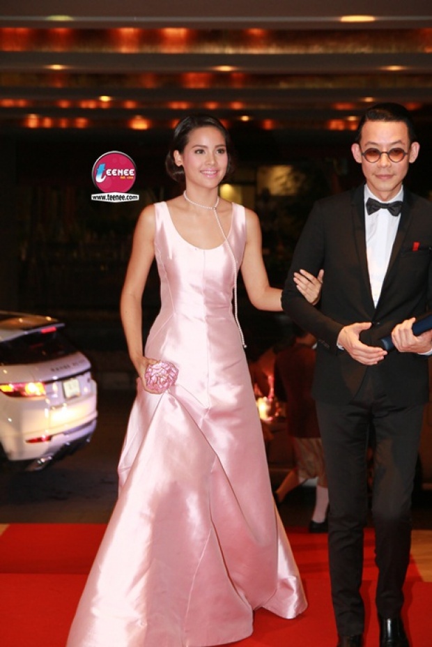 มาชมแฟชั่นสุดหวานของเหล่าซุปตาร์บนพรมแดง Ok! Awards 2015 