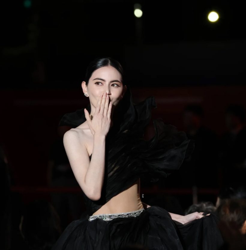 สวยตะลึง นางเอกดัง ตัวแทนสาวไทย บนพรมแดง BIFF ครั้งที่30