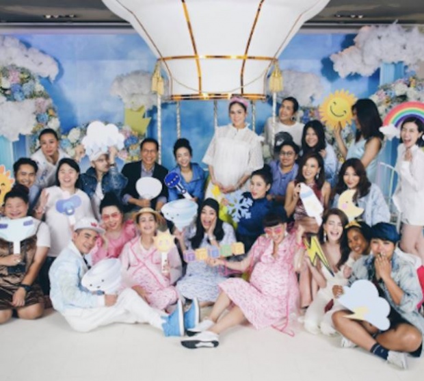 ส่องภาพ!! เพื่อนๆ ที่มาในงานปาร์ตี้ Baby Shower ของ “ชมพู่ อารยา” บอกเลยว่าสวยจัดเต็มทุกคน!!