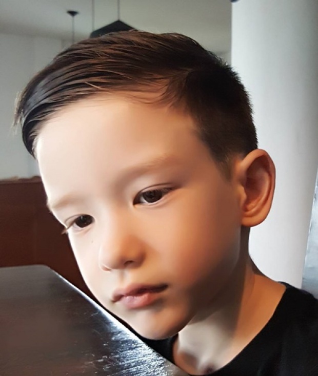 แอบส่อง ‘น้องวิน’ ลูกชาย ‘วิลลี่-เยลหลี’ โตเป็นหนุ่มแล้ว หล่อเหมือนพ่อน่ารักเหมือนแม่เลย!