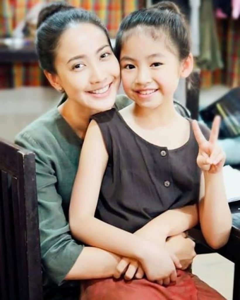 เปิดภาพล่าสุด คำเเก้ว ตอนเด็ก โตเป็นสาวสวยสะพรั่งเเล้ว